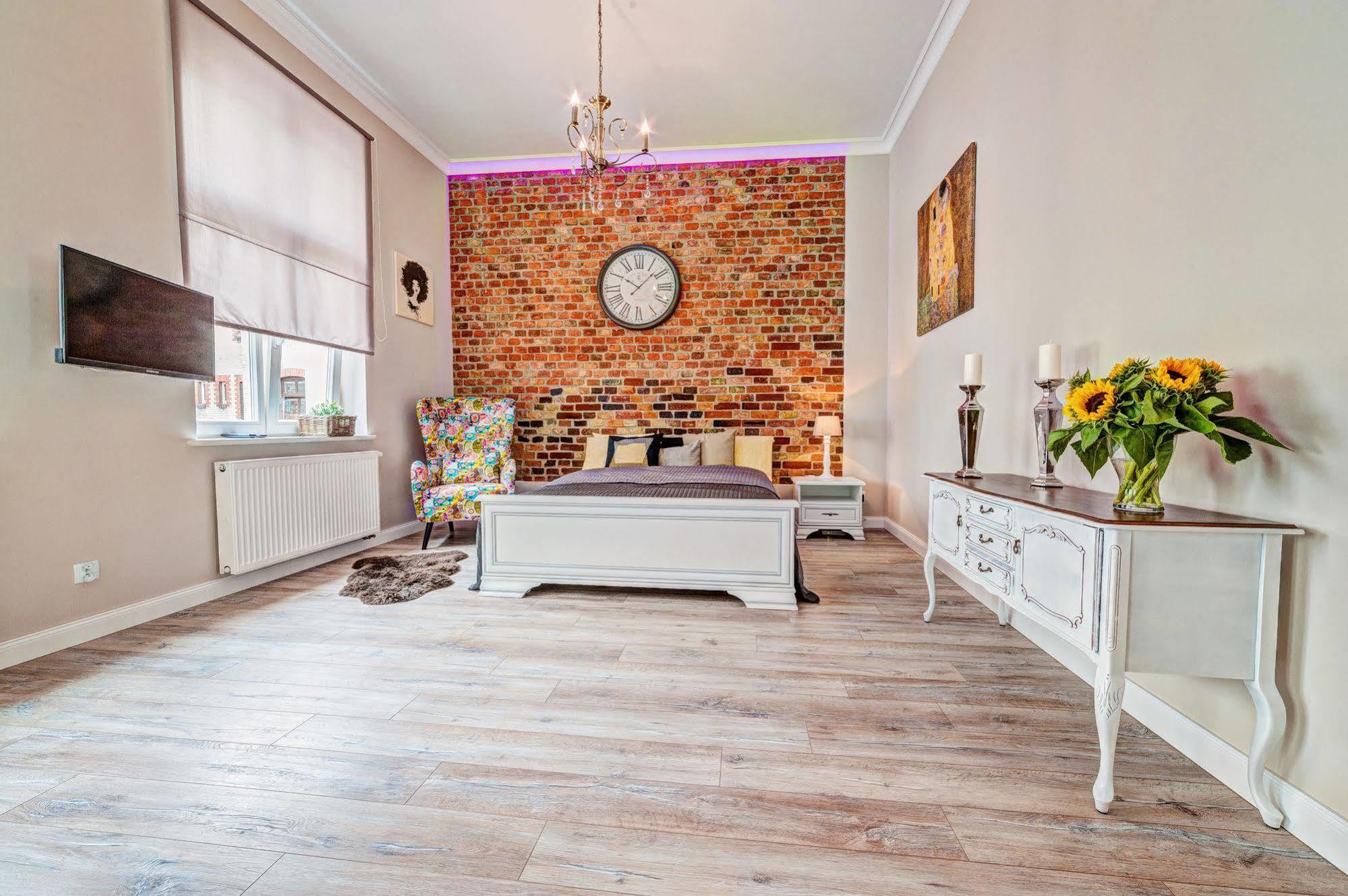 E-Apartamenty Swiety Marcin พอซนาน ภายนอก รูปภาพ